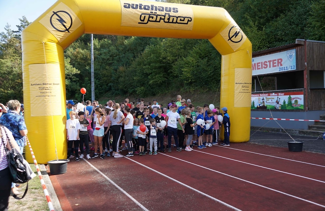 Bild vom 11. Benefizlauf im Jahr 2019. Dies ist das 87. Bild.